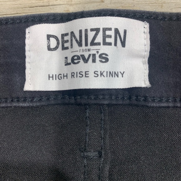 Levi’s Size 4 - Picture 3 of 3